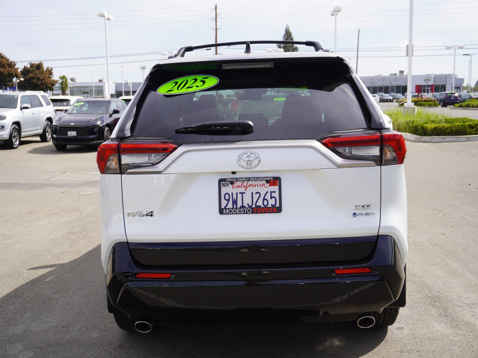 Used 2025 Toyota RAV4 XSE w/ Premium Package AWD/4WD image 10