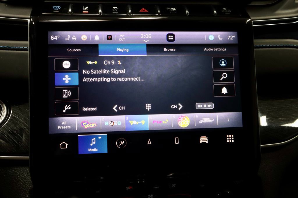 Used 2022 Jeep Grand Cherokee Trailhawk w/ Luxury Tech Group III image 4