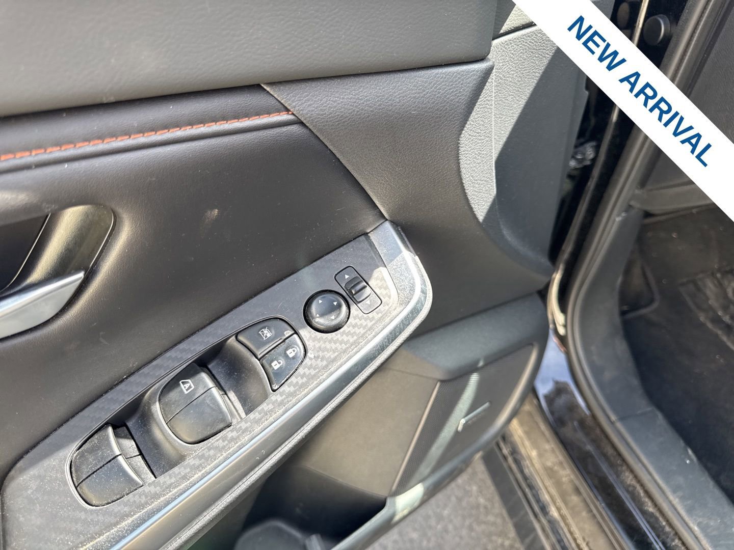 Used 2022 Nissan Sentra SR w/ SR Premium Package image 17