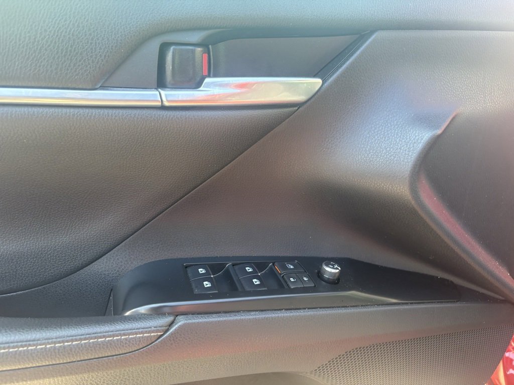 Used 2020 Toyota Camry XSE image 8