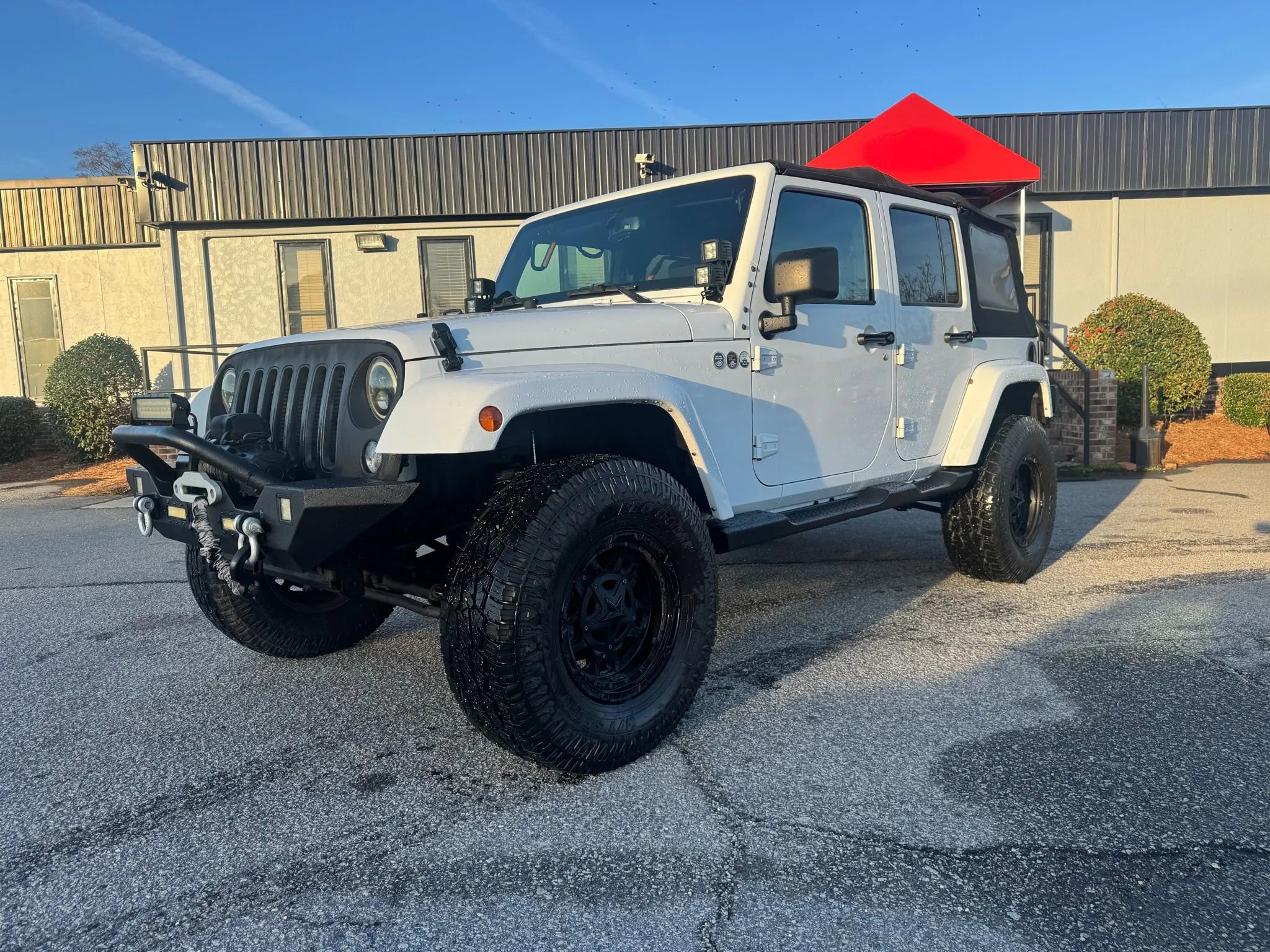 Used 2017 Jeep Wrangler Unlimited Sahara image 3