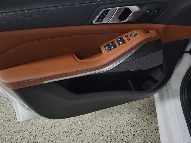 Used 2021 BMW X5 xDrive40i w/ M Sport Package AWD/4WD image 21