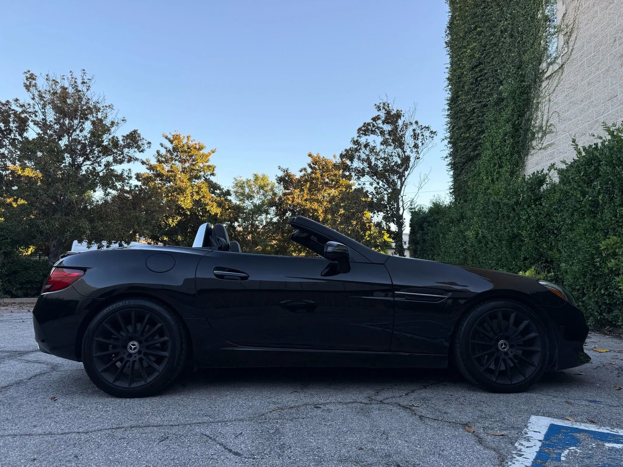 Used 2017 Mercedes-Benz SLC 300 w/ Premium 2 Package image 6