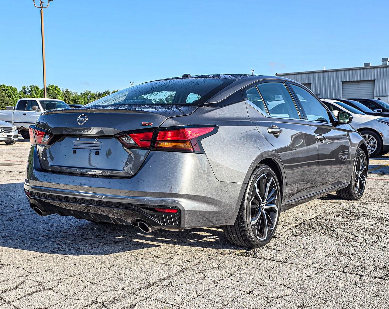 Used 2025 Nissan Altima 2.5 SR FWD image 6