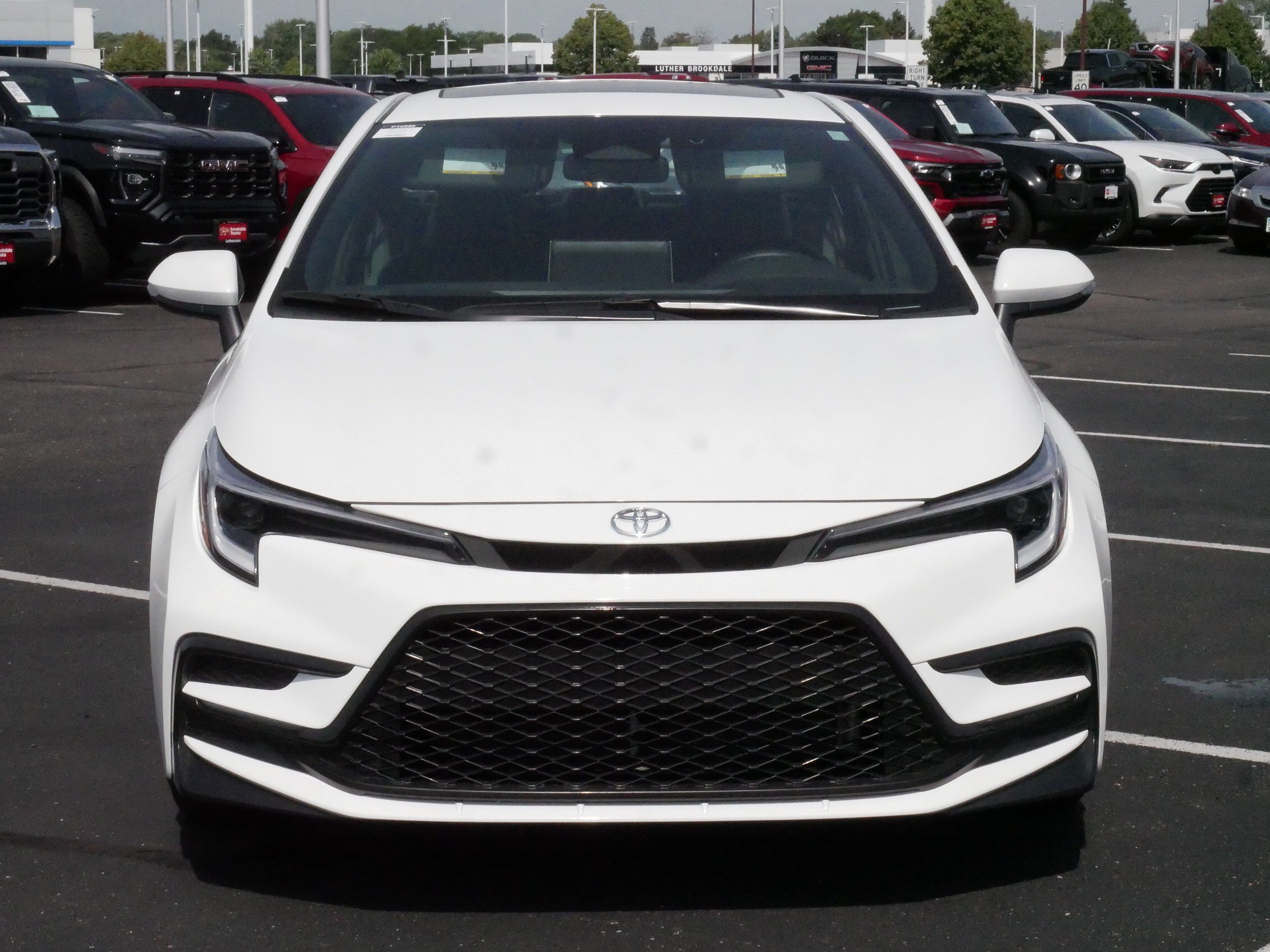 Used 2026 Toyota Corolla XSE FWD image 2