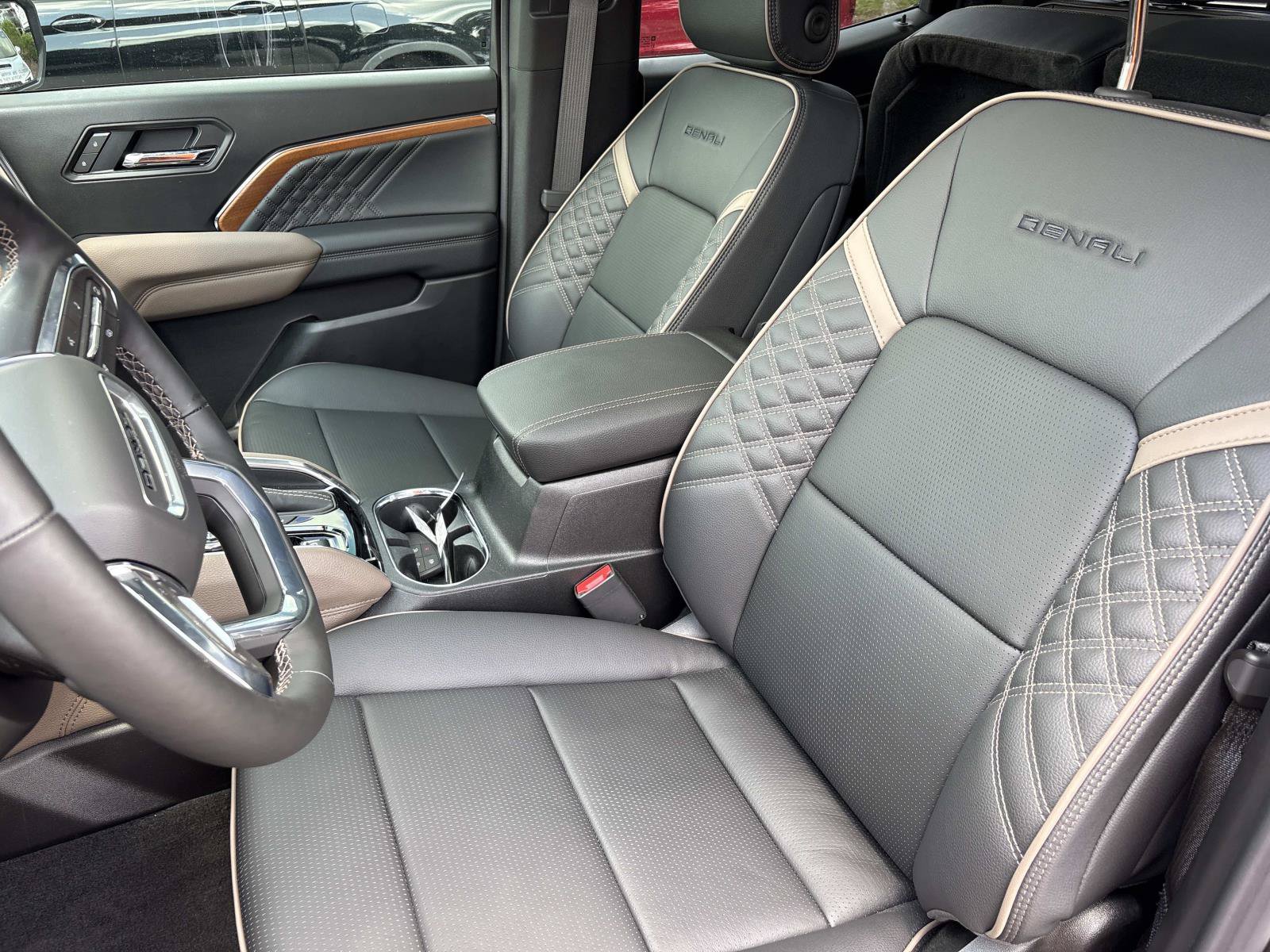 Used 2026 GMC Canyon Denali AWD/4WD image 15