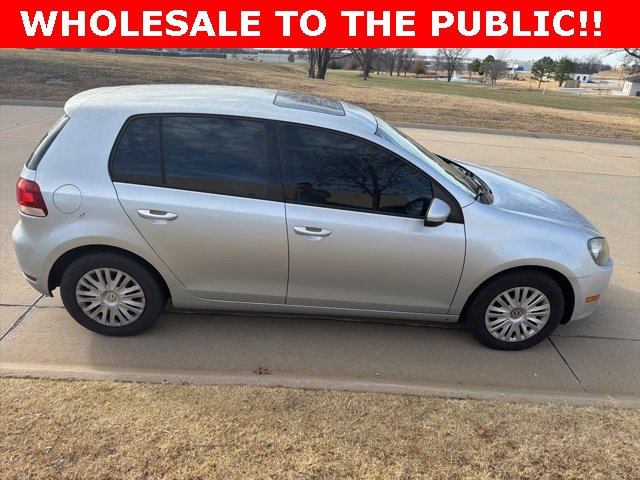 Used 2011 Volkswagen Golf 4-Door image 2