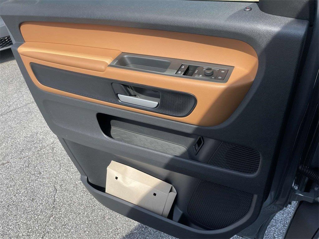 New 2025 Volkswagen ID. Buzz Pro S RWD image 18