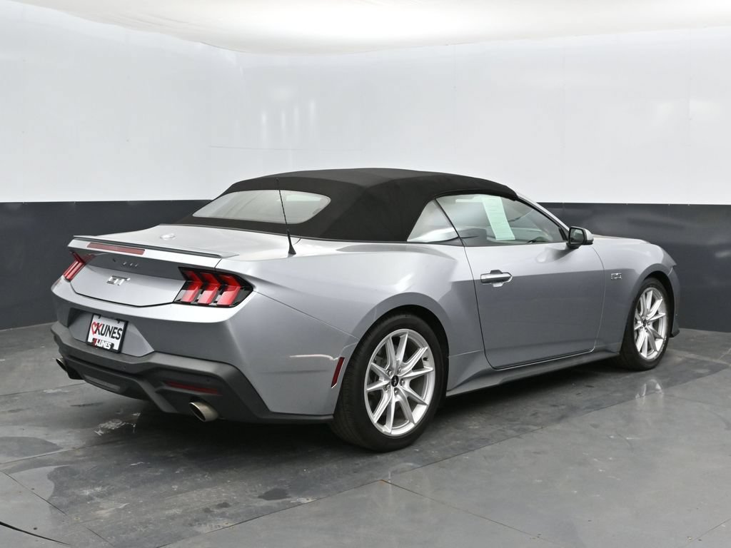 Used 2025 Ford Mustang GT Premium RWD image 2