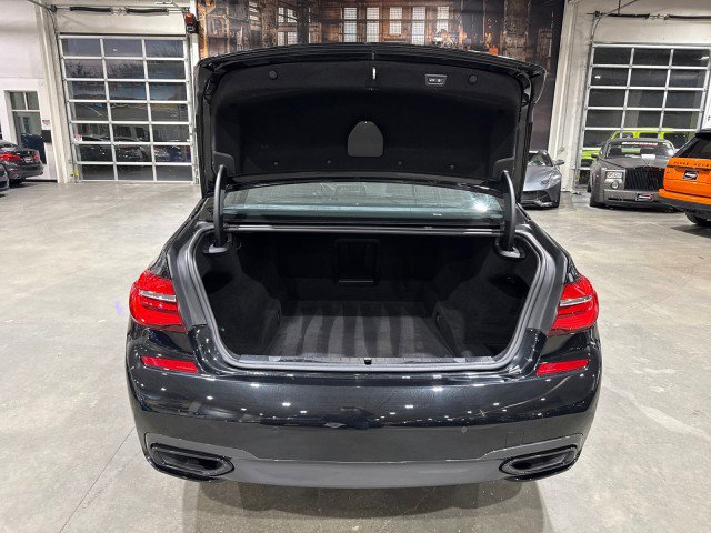 Used 2016 BMW 750i RWD image 15