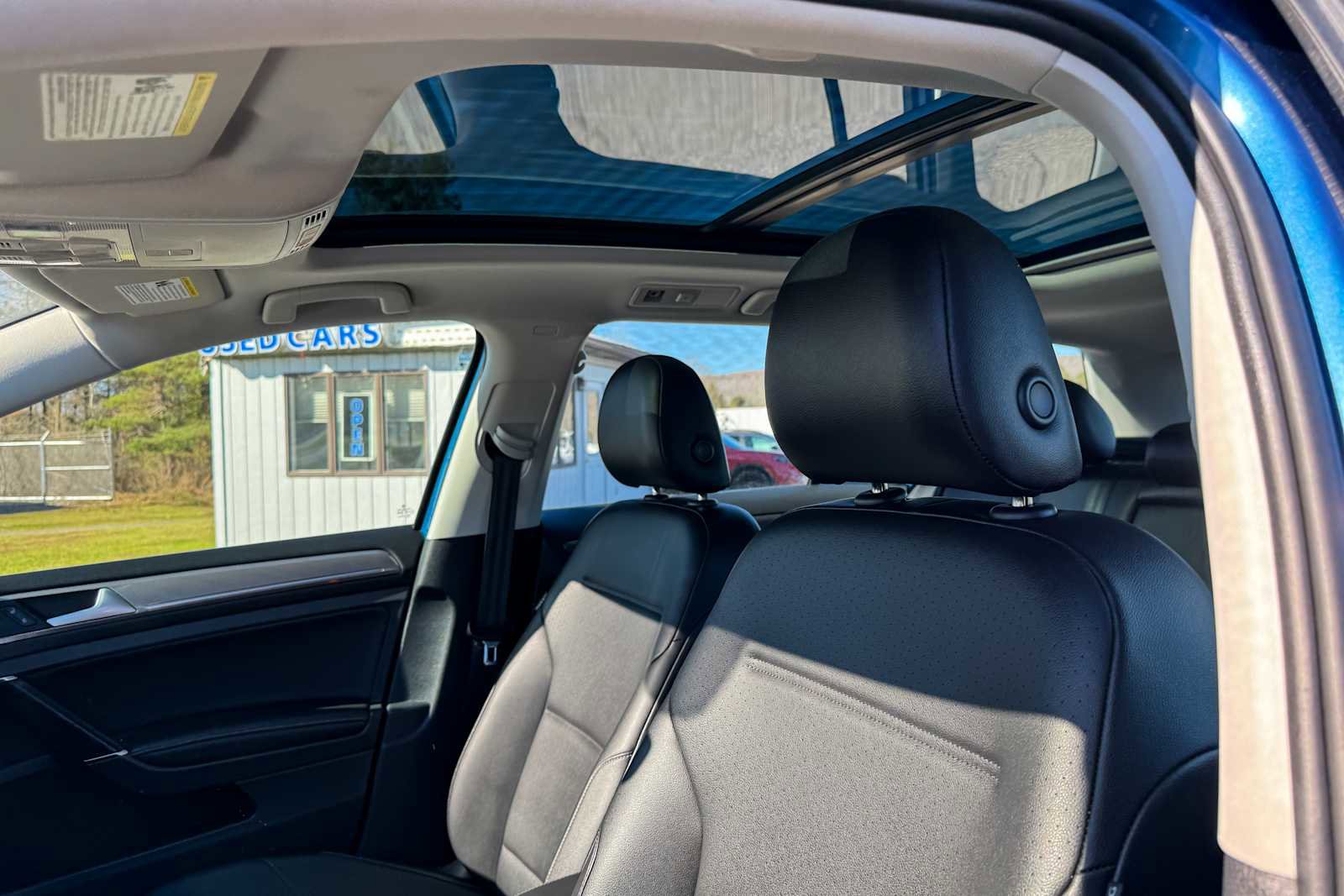 Used 2019 Volkswagen Golf Alltrack SE image 15