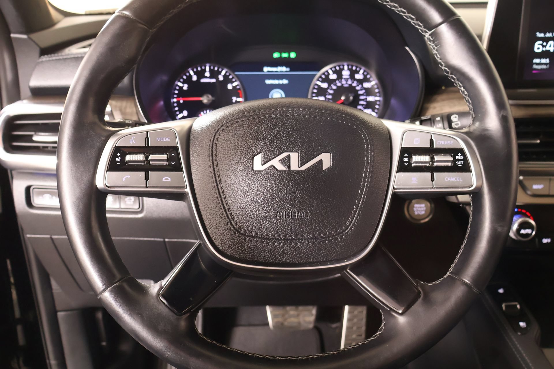 Used 2022 Kia Telluride SX w/ SX Prestige Package AWD/4WD image 3