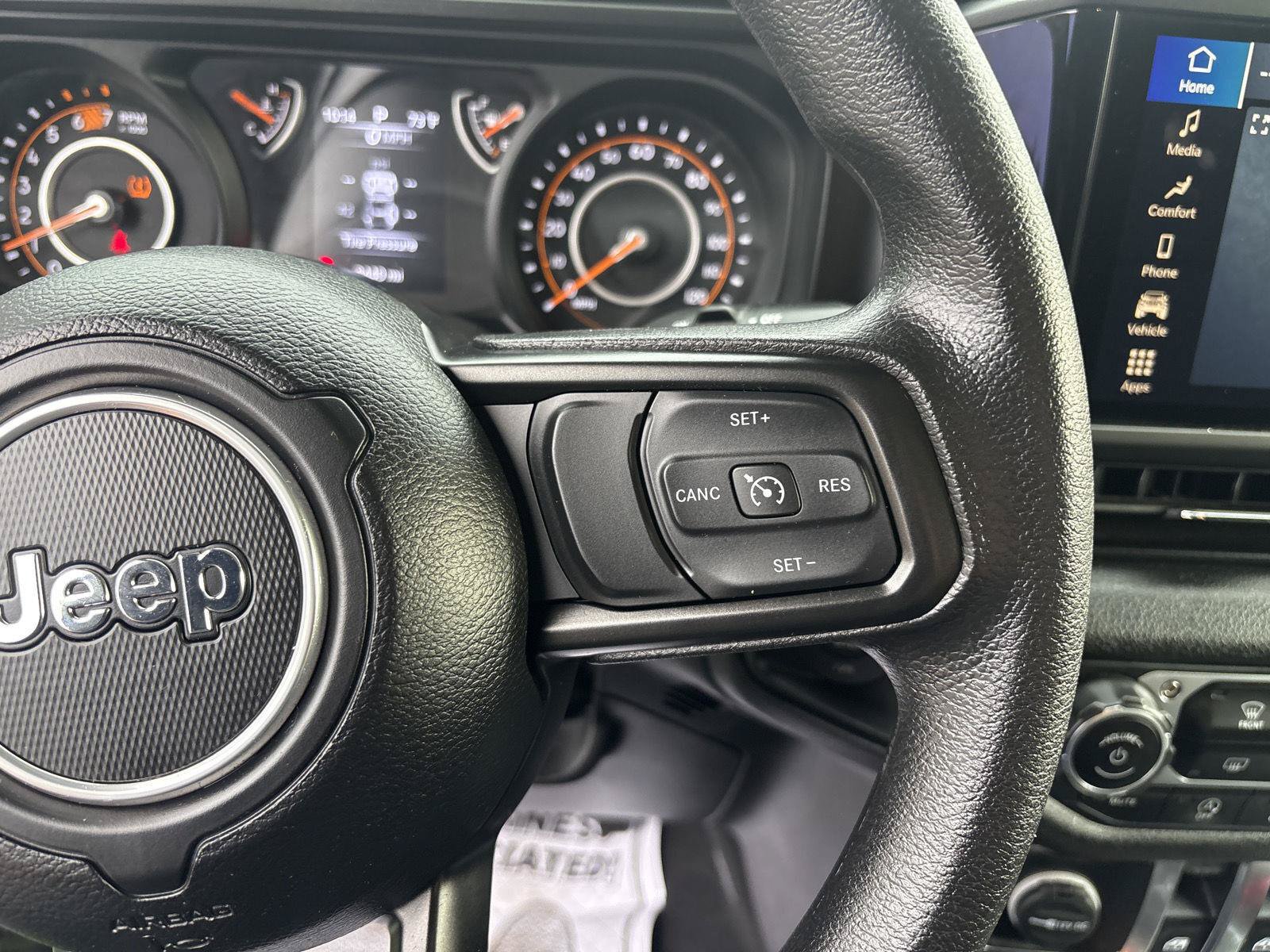 Used 2025 Jeep Wrangler Sport AWD/4WD image 16