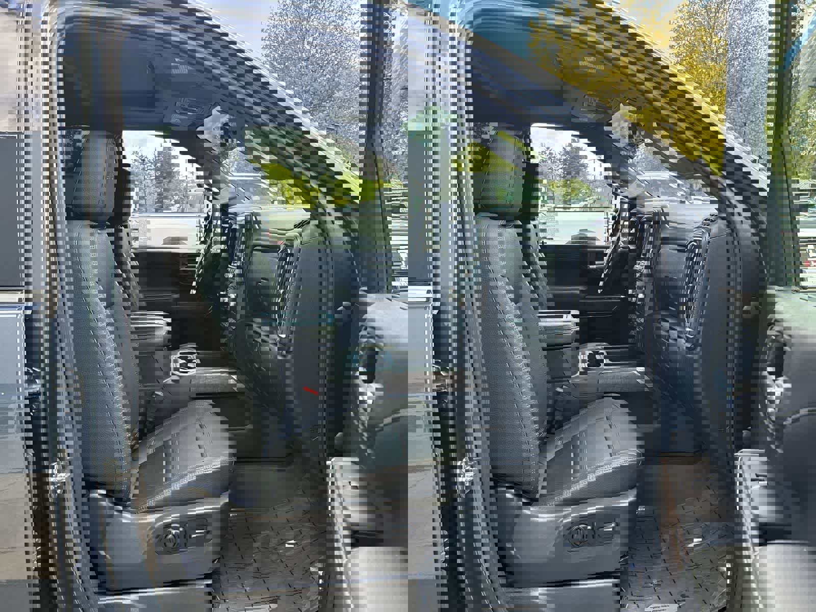 Used 2020 GMC Sierra 3500 Denali w/ Denali Ultimate Package image 9