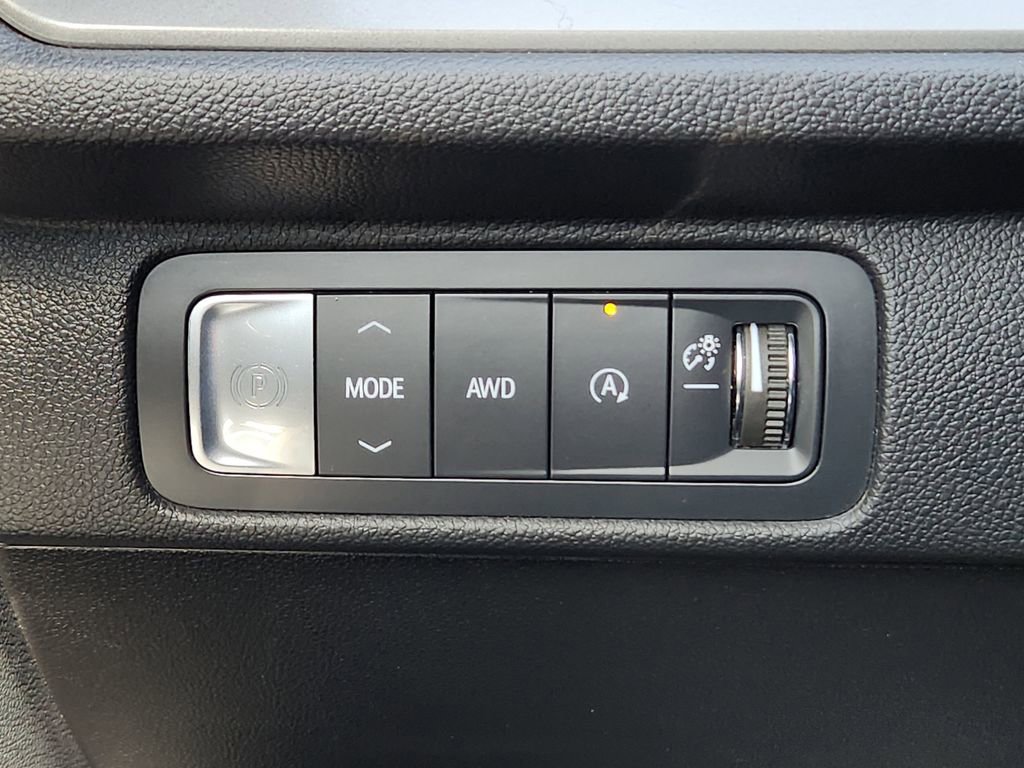 Used 2024 Chevrolet Traverse LT image 29