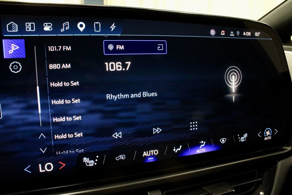 Used 2024 Chevrolet Equinox EV RS FWD image 3
