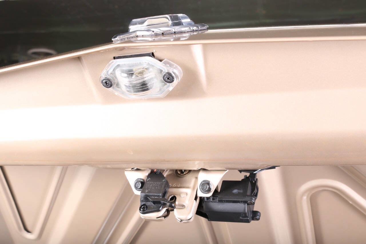 Used 1994 Cadillac Fleetwood Brougham RWD image 45