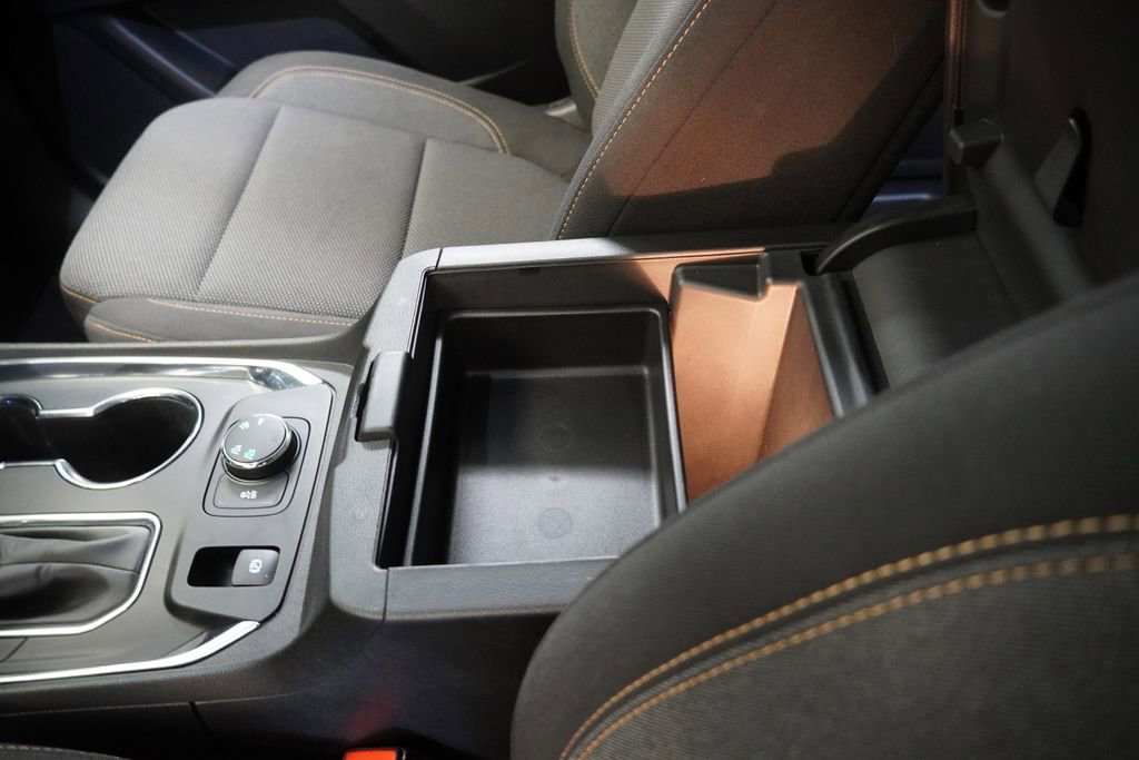 Used 2021 Chevrolet Traverse LT image 25