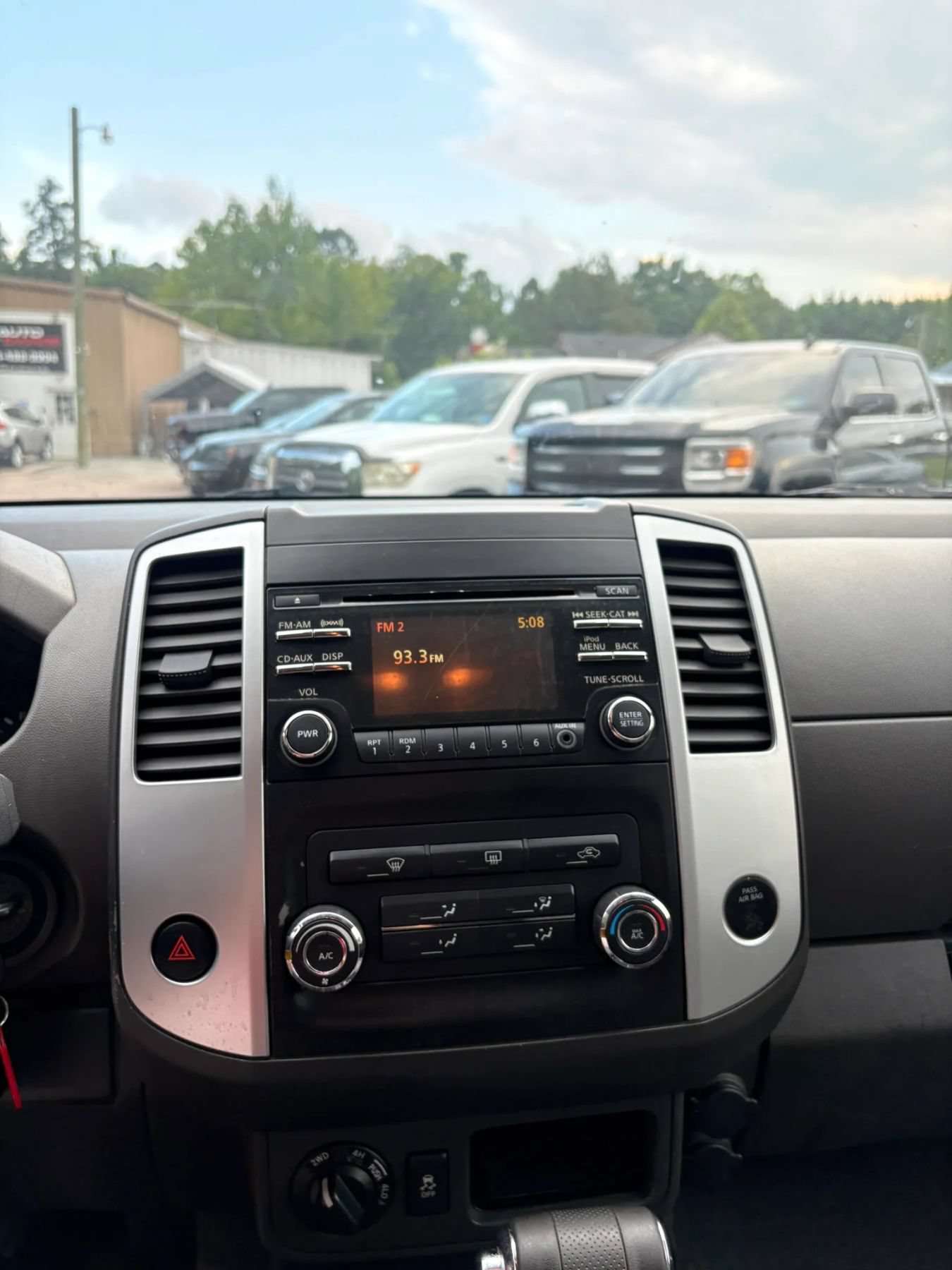 Used 2014 Nissan Xterra S AWD/4WD image 14