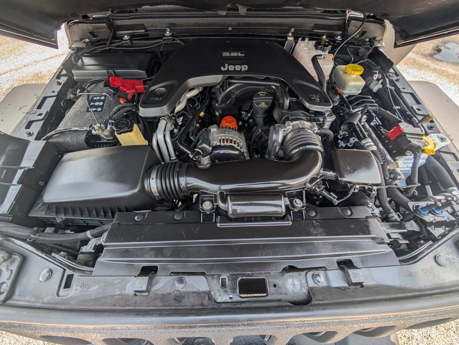 Used 2018 Jeep Wrangler Unlimited Sahara AWD/4WD image 20