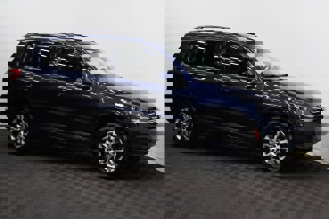 Used 2016 Volkswagen Tiguan S image 1