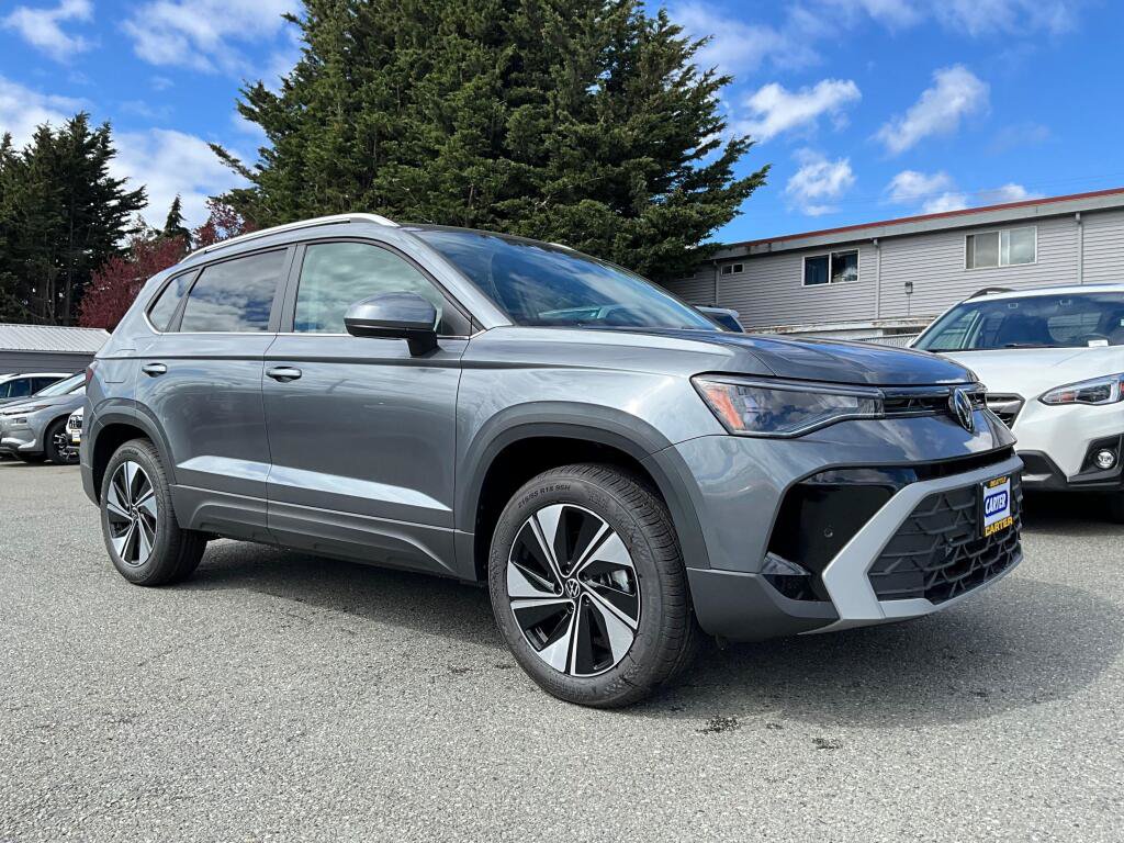 New 2026 Volkswagen Taos SE AWD/4WD image 2