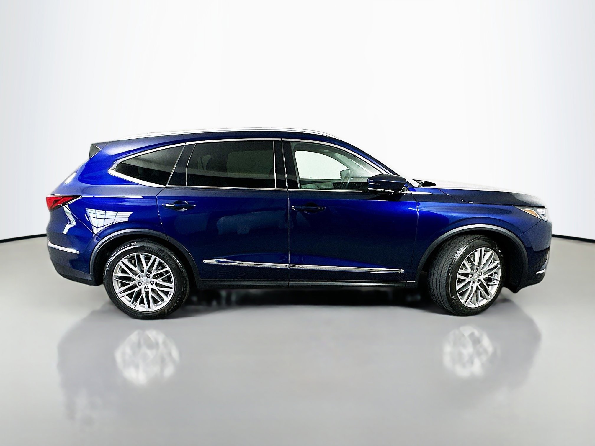 Used 2023 Acura MDX SH-AWD w/ Advance Package image 8