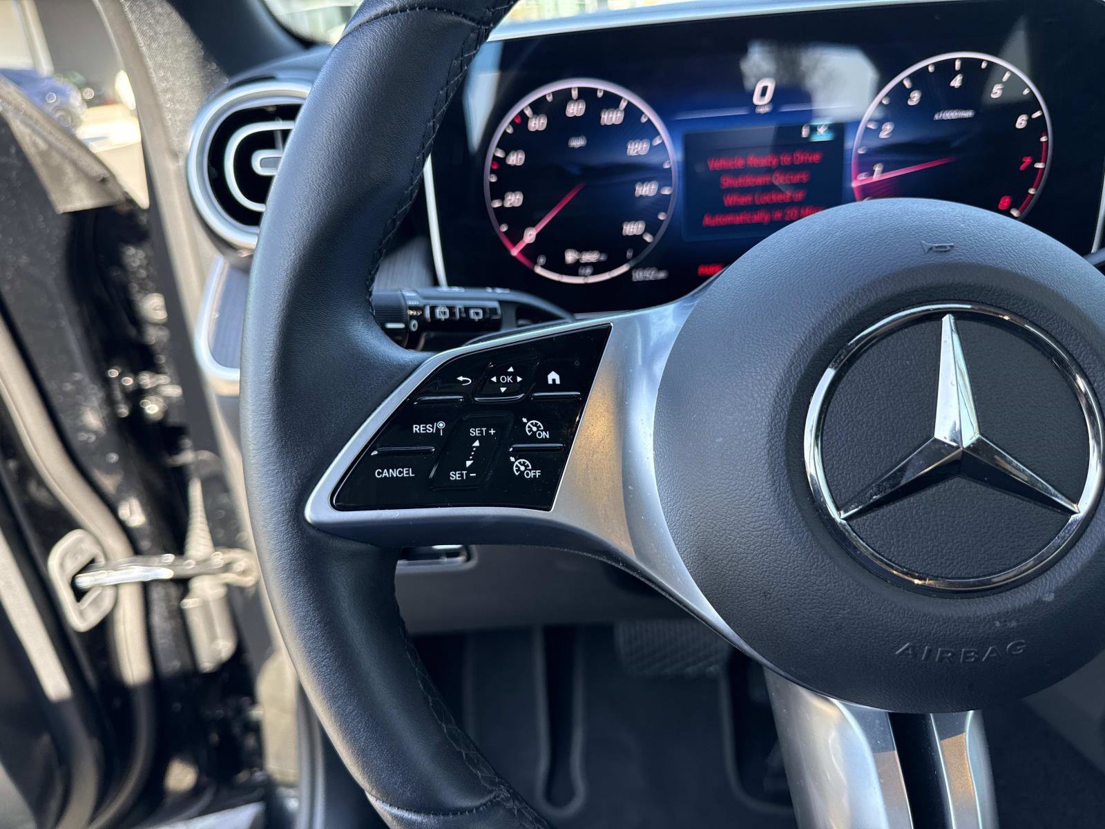 Used 2025 Mercedes-Benz GLC 300 image 31