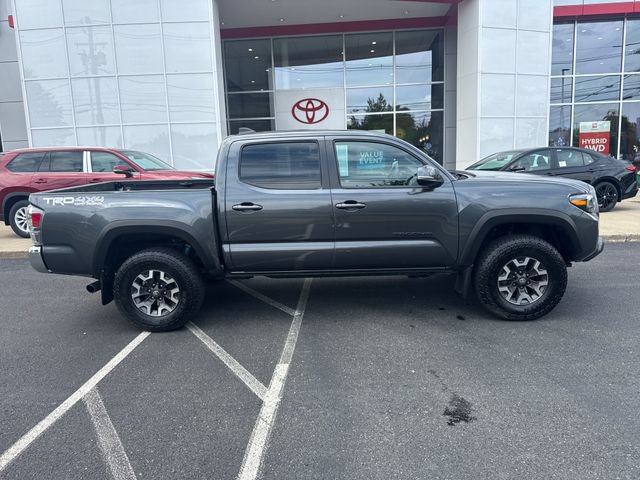 Used 2023 Toyota Tacoma TRD Off-Road w/ Black Out Package (TMS) AWD/4WD image 2