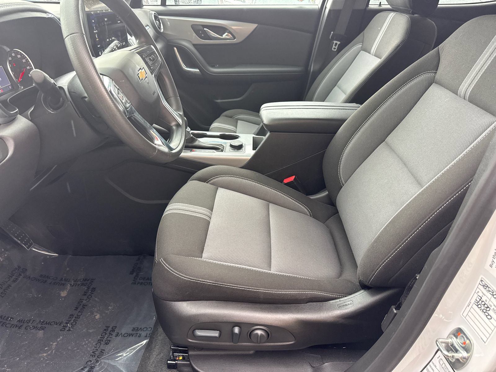 Used 2025 Chevrolet Blazer LT FWD image 9