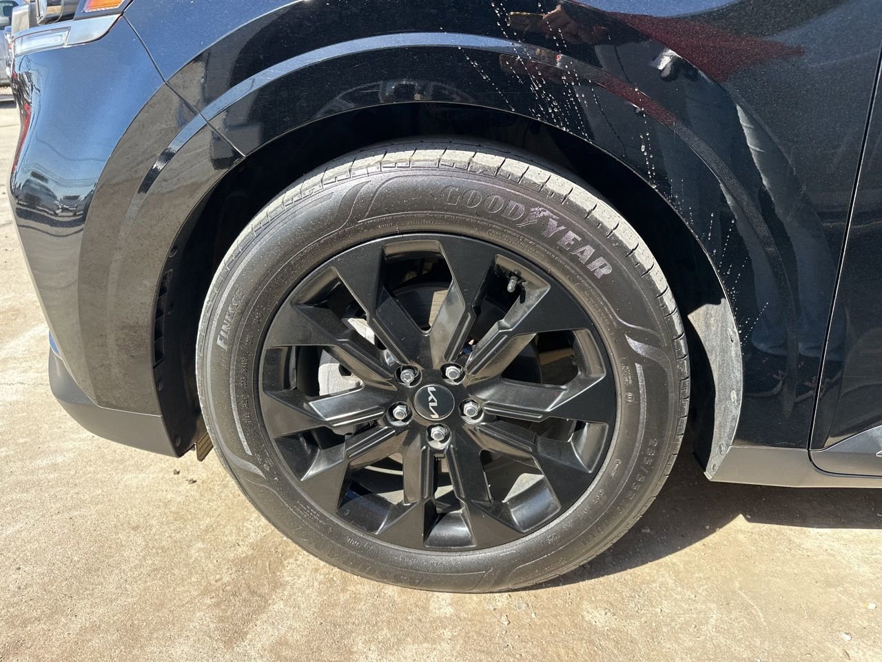 Used 2024 Kia Carnival SX Prestige image 7