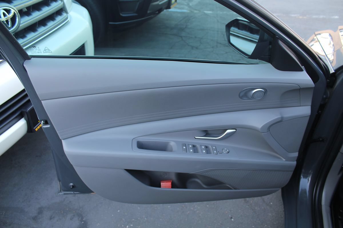 Used 2024 Hyundai Elantra SEL FWD image 15