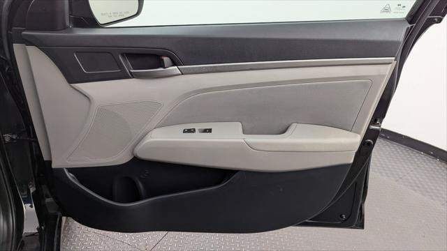 Used 2017 Hyundai Elantra SE FWD image 22