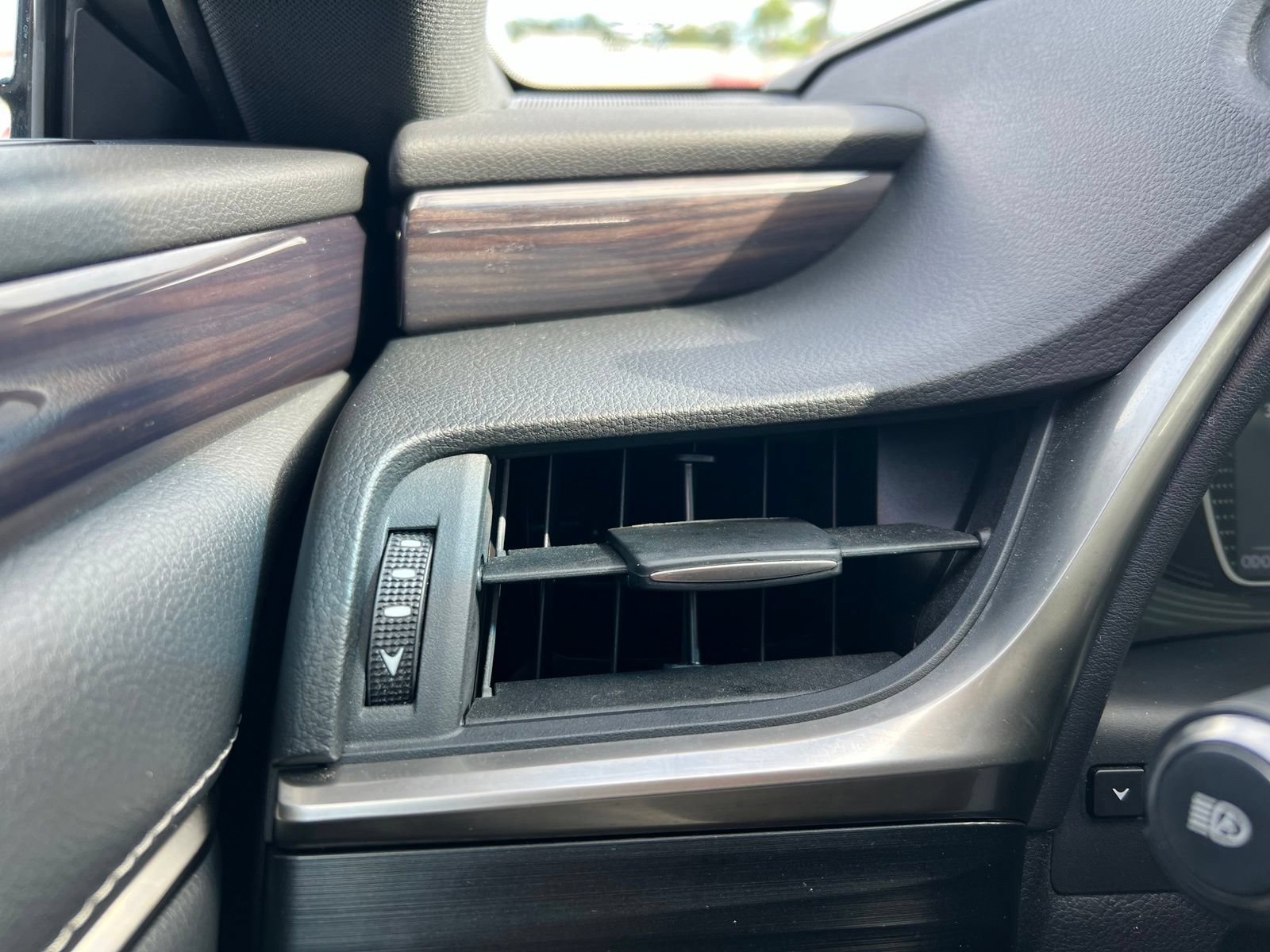 Used 2020 Lexus ES 300h w/ Premium Package FWD image 37