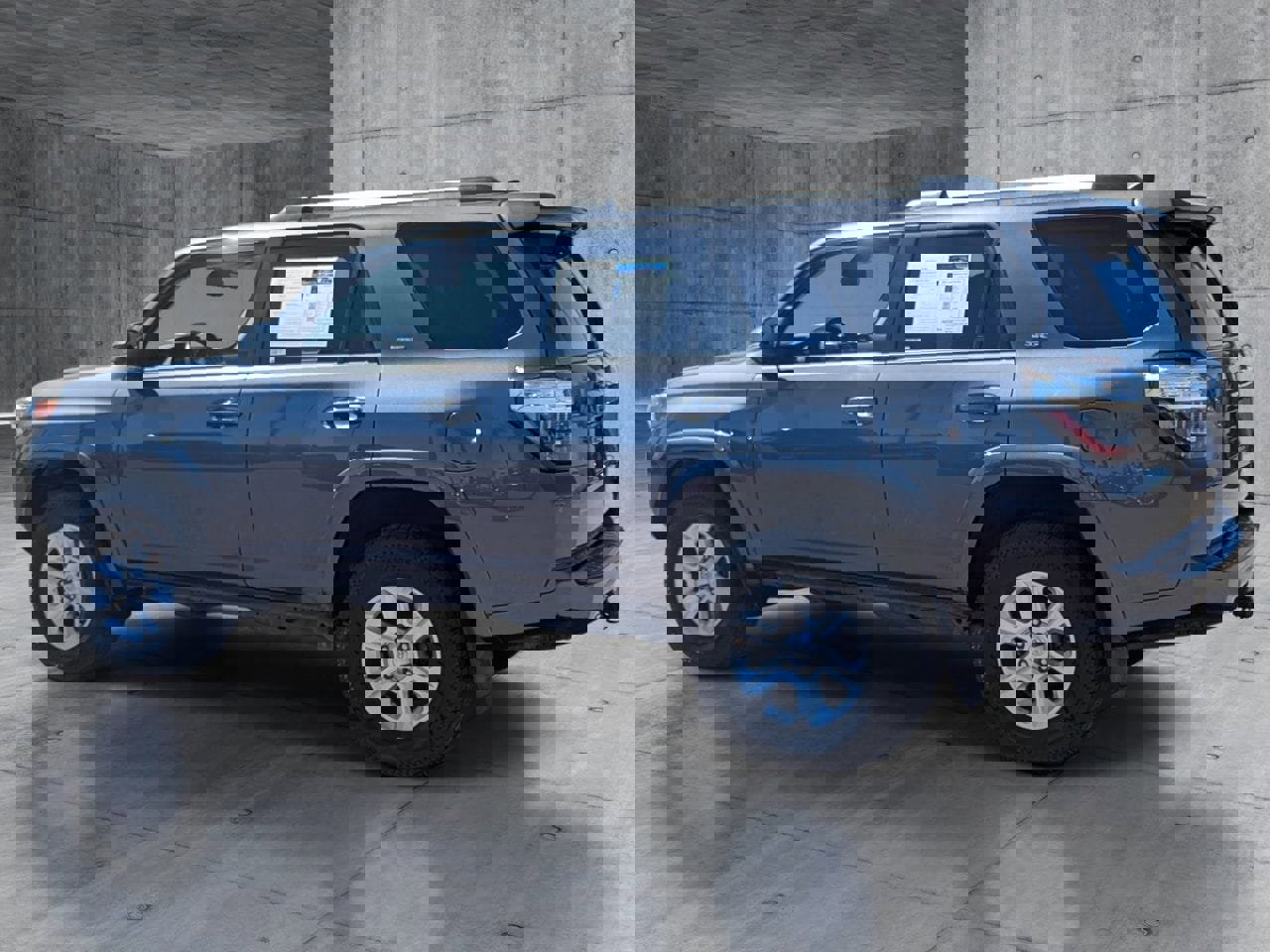 Used 2023 Toyota 4Runner SR5 Premium image 3