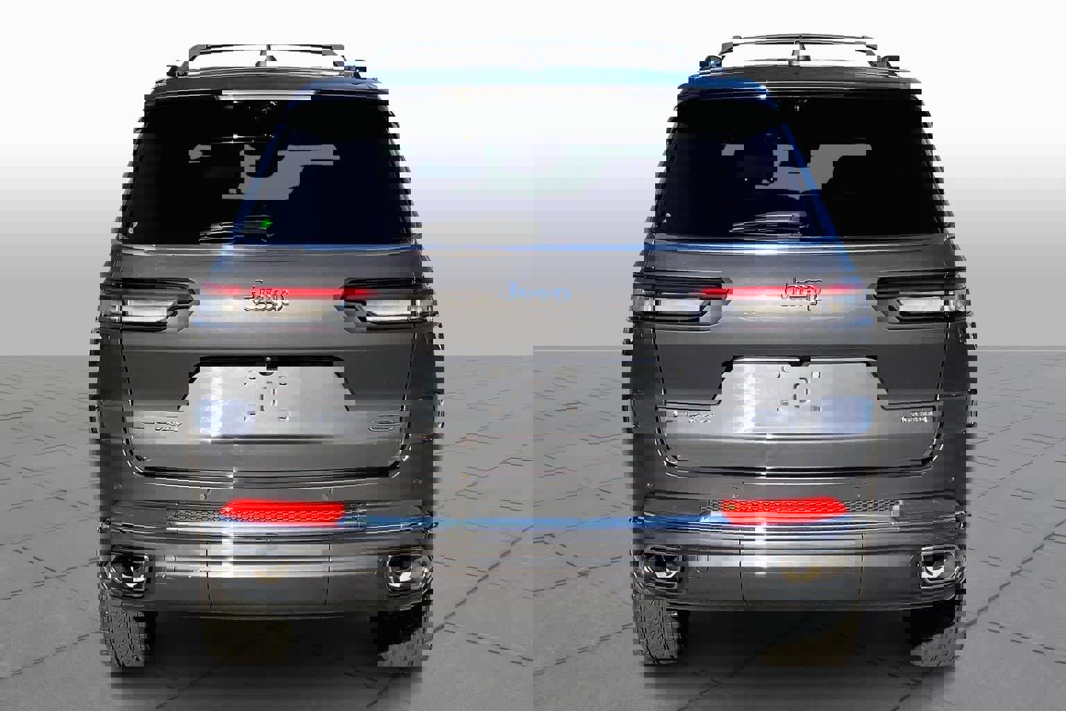 Used 2021 Jeep Grand Cherokee L Overland w/ Luxury Tech Group IV image 5