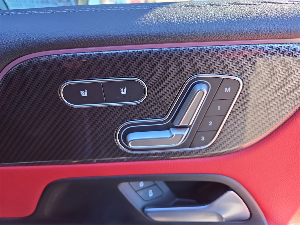 Certified 2022 Mercedes-Benz GLB 35 AMG 4MATIC image 17