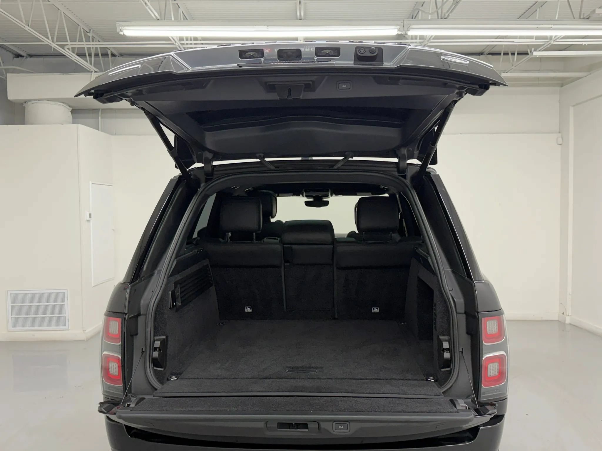 Used 2018 Land Rover Range Rover Supercharged AWD/4WD image 88