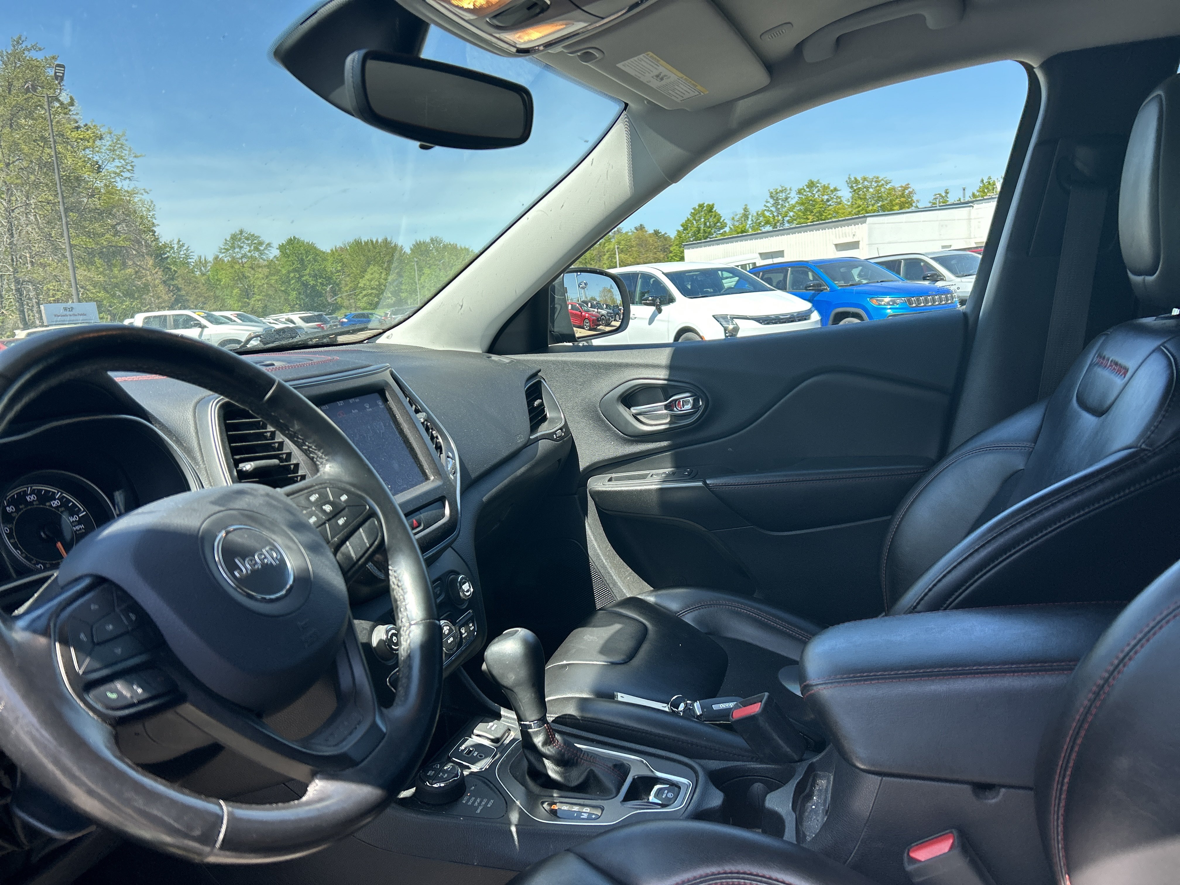 Used 2020 Jeep Cherokee Trailhawk w/ Cold Weather Group AWD/4WD image 14