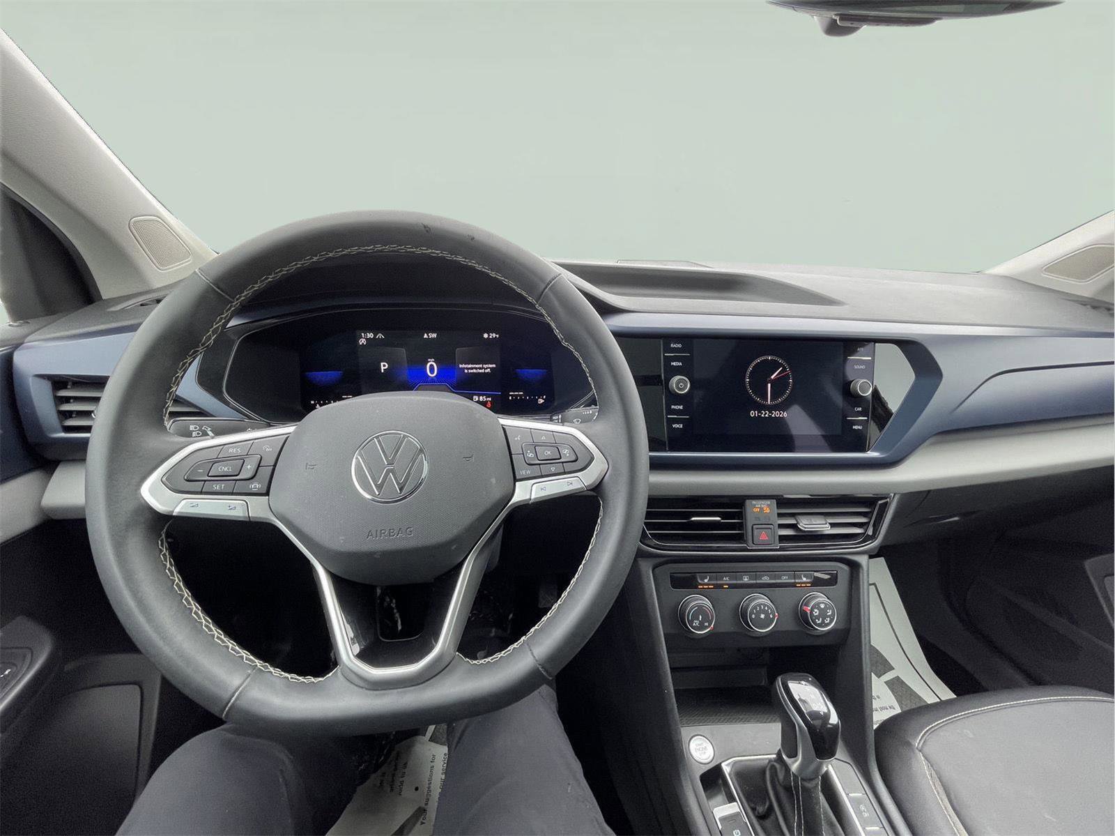 Used 2022 Volkswagen Taos SE w/ Panoramic Sunroof Package image 25