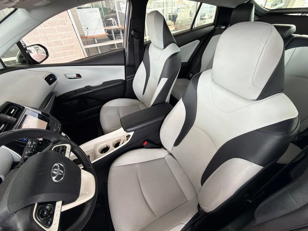 Used 2016 Toyota Prius Three Touring FWD image 19
