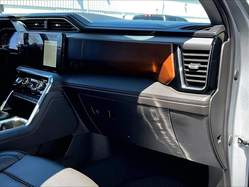 Used 2023 GMC Sierra 1500 Denali w/ Denali Reserve Package AWD/4WD image 13