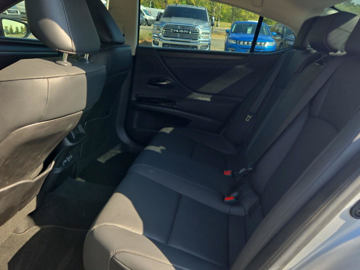 Used 2023 Lexus ES 350 w/ Premium Package FWD image 14