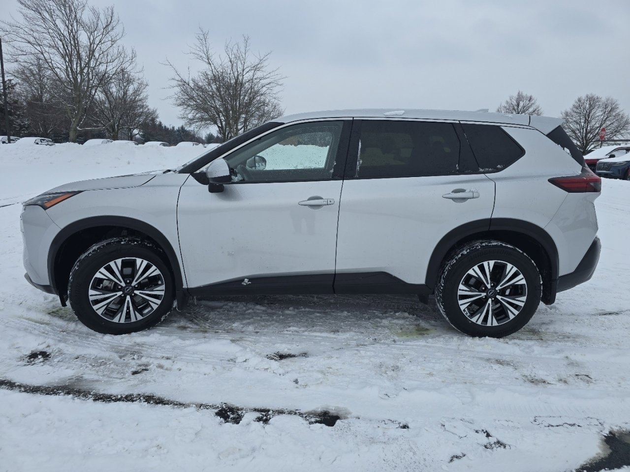 Used 2023 Nissan Rogue SV image 13