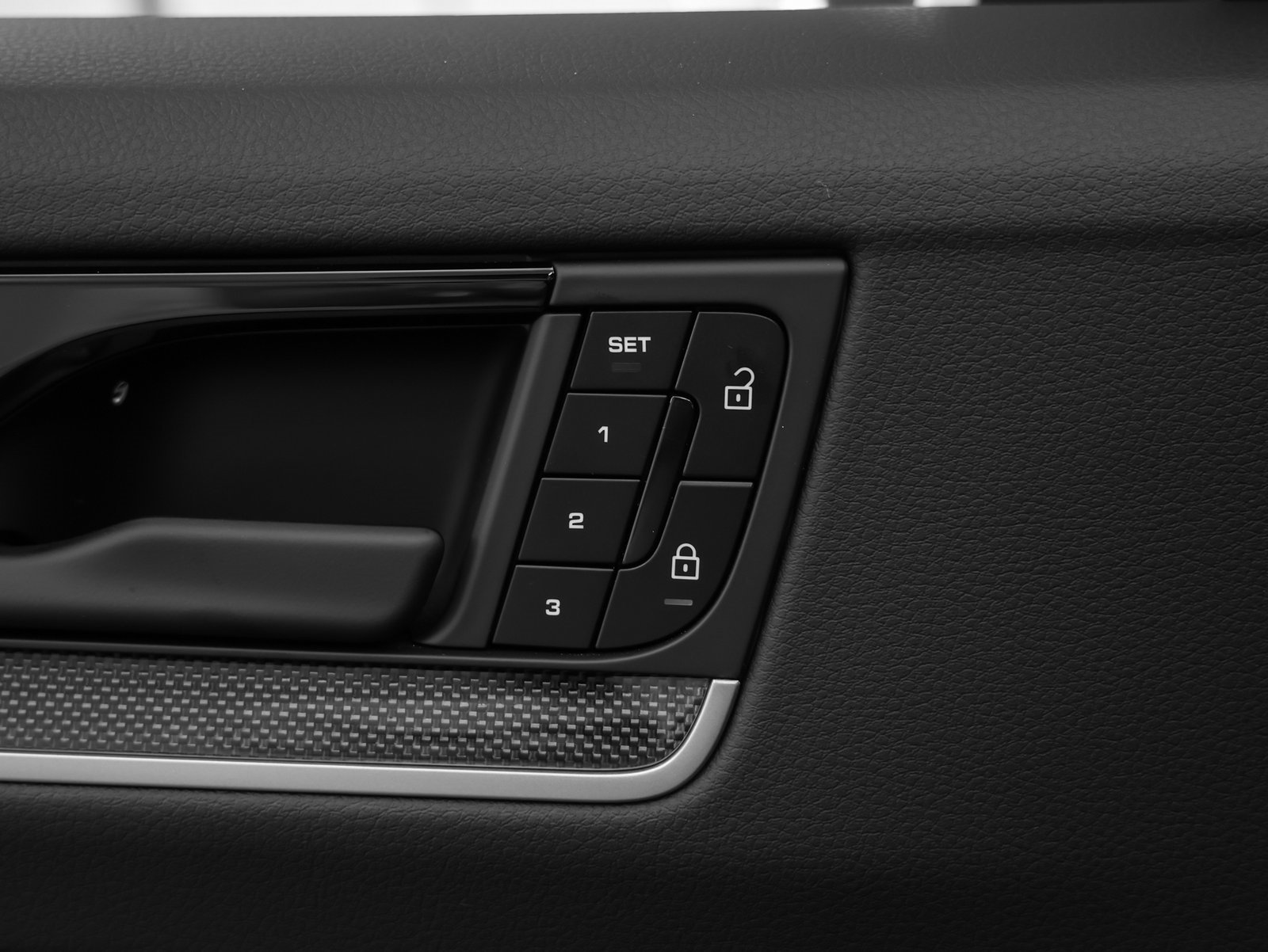 Used 2025 Porsche Cayenne image 26