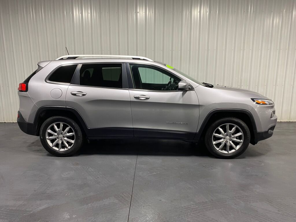 Used 2018 Jeep Cherokee Limited image 19