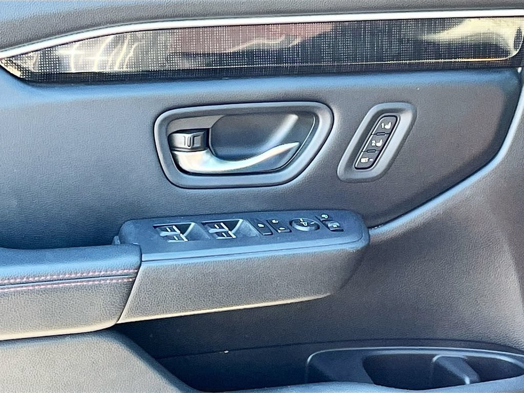 Used 2025 Honda Pilot Black Edition image 18