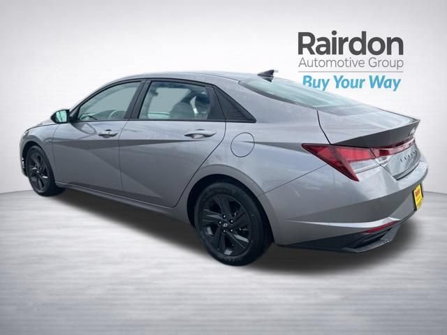 Used 2022 Hyundai Elantra SEL w/ Convenience Package FWD image 5
