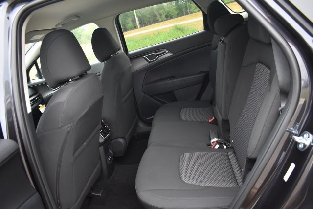 New 2026 Kia Sportage LX FWD image 17