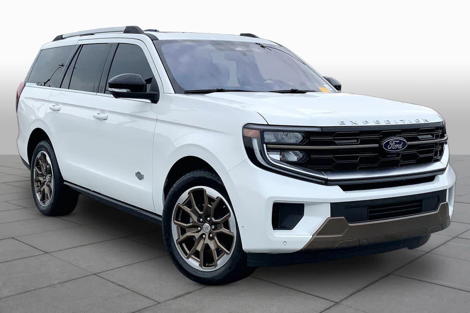 Used 2025 Ford Expedition King Ranch AWD/4WD image 3